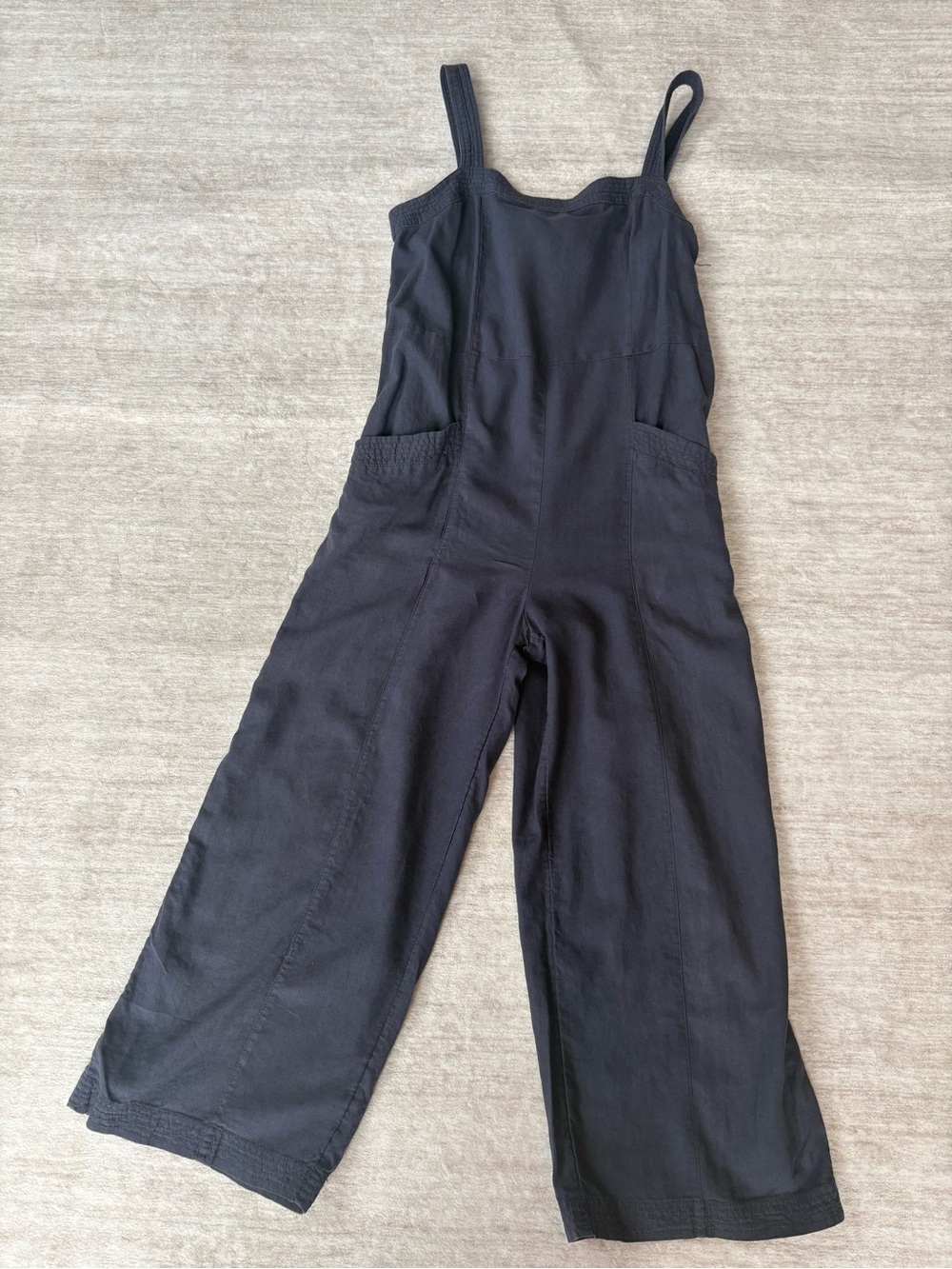 Nicole Miller Gray Jumpsuit with pockets and side zipper Size 4